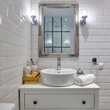 Anesis Old Corfu Town